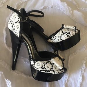 Crochet and patent bow platforms